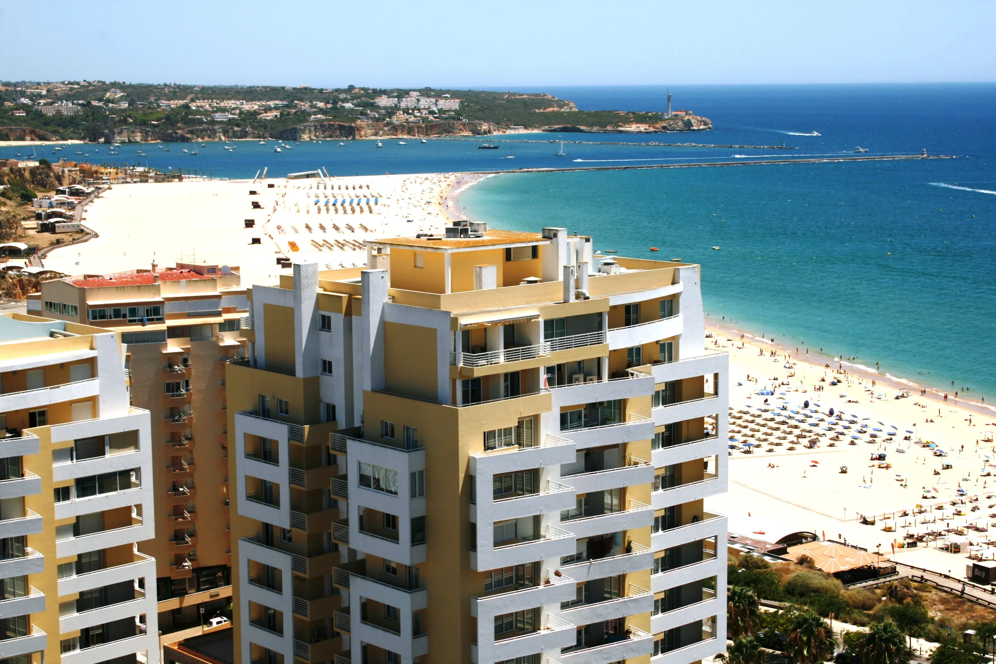 Vista panoramica Praia da Rocha dal 24 piano Dom Elena Algarve